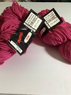 Nomi's Rose Pink Virgin Wool Yarn - 2 Skeins - 100gr each, worsted weight